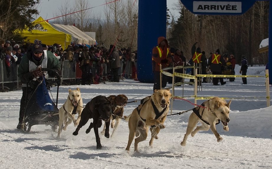 2009-03-14, Competition de traineaux a chiens au Bec-scie (112836).jpg - Au départ